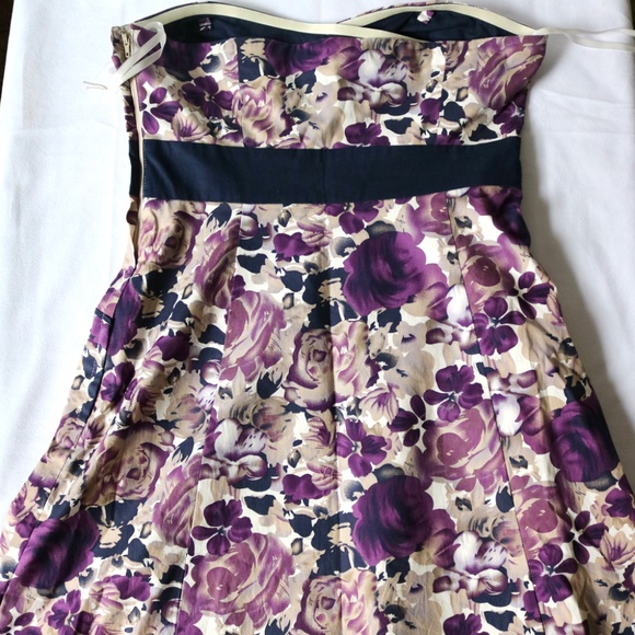 RW&CO Floral Summer Dress Women's Size 2 Purple Navy Taupe Scalloped Wedding - Picture 3 of 13